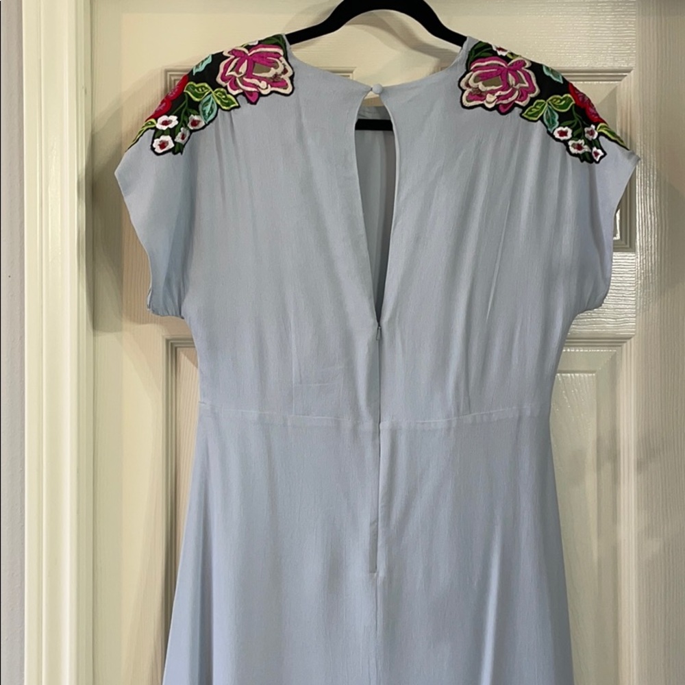 Light blue with flower details - size 10 - Picture 5 of 5
